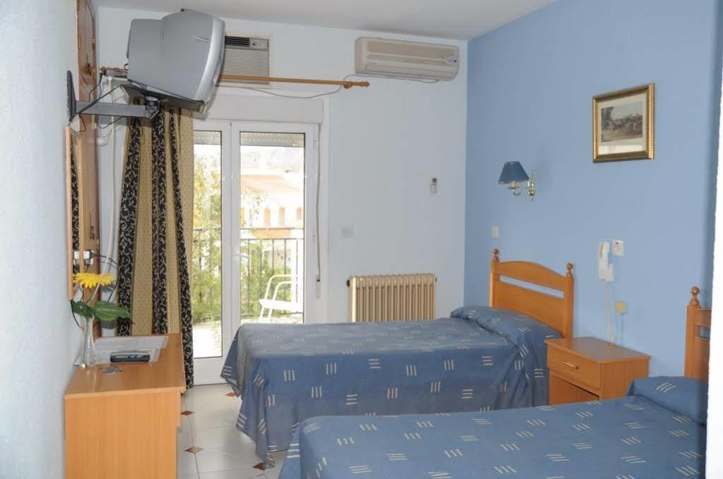 Hostal Ruta Del Sur Huescar Exterior photo